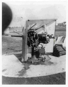 12 pounder QF naval gun and ammo