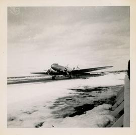 Douglas DC3 landing at Lake Francois