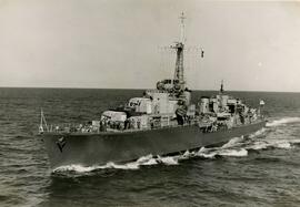 HMCS Athabascan at sea
