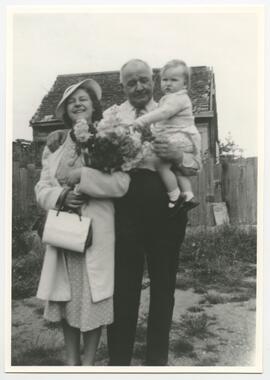 Dutchy Reid holding Yvonne Stockley with her Aunt Margaret Heyworth