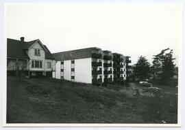 Apartment at 912 Selkirk Avenue & house at 1010 Arcadia Street