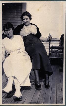Minnie Stanner and her sister