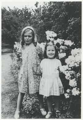 Daphne and Phyllis (Pep) pooley in garden at "Fernhill", 620 Lampson Street