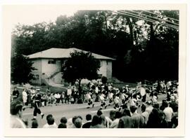 Crowds viewing Buccaneer Days parade, 1971