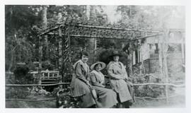 Three unidentified women, Japanese Tea Gardens