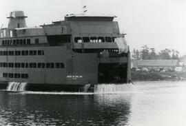 Launching the Queen of Oak Bay from Yarrows shipyard