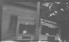 McAllister's Hotdog Stand near the Gorge Bridge