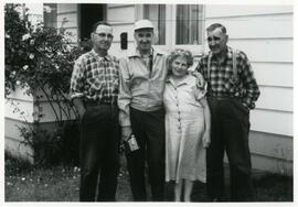 Frank Young, Harvey Dobson, Vi & Ed Young at Station Avenue, Langford
