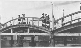Bridge from floating ice cream parlor to Gorge Park