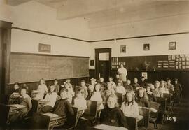 Lampson Street School classroom, 1918